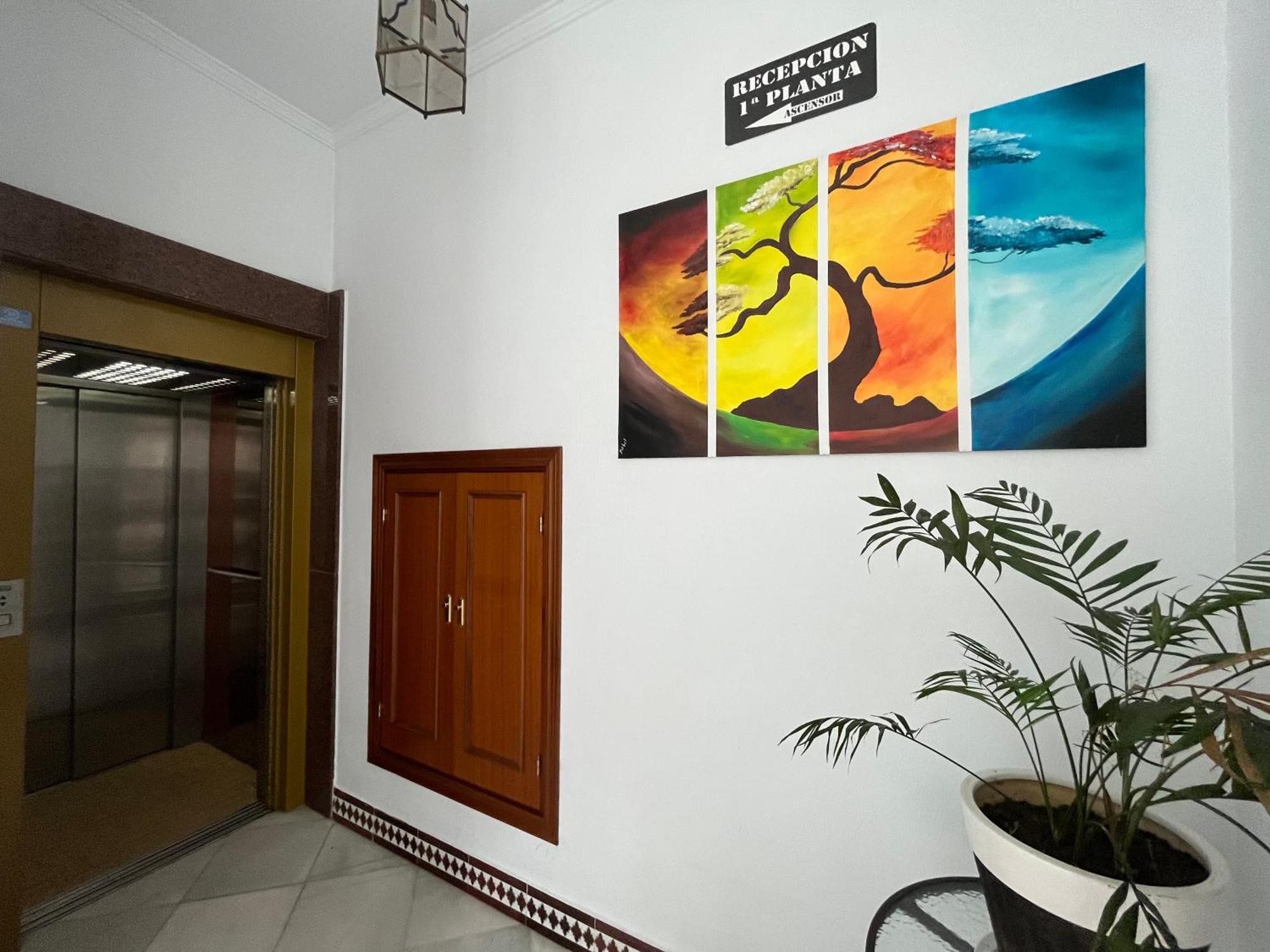 Hostel Conil コニル・デ・ラ・フロンテラ エクステリア 写真